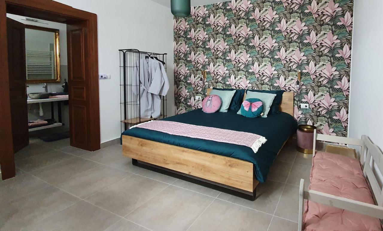 Tisza White House Bed & Breakfast Tiszaszolos Exterior foto