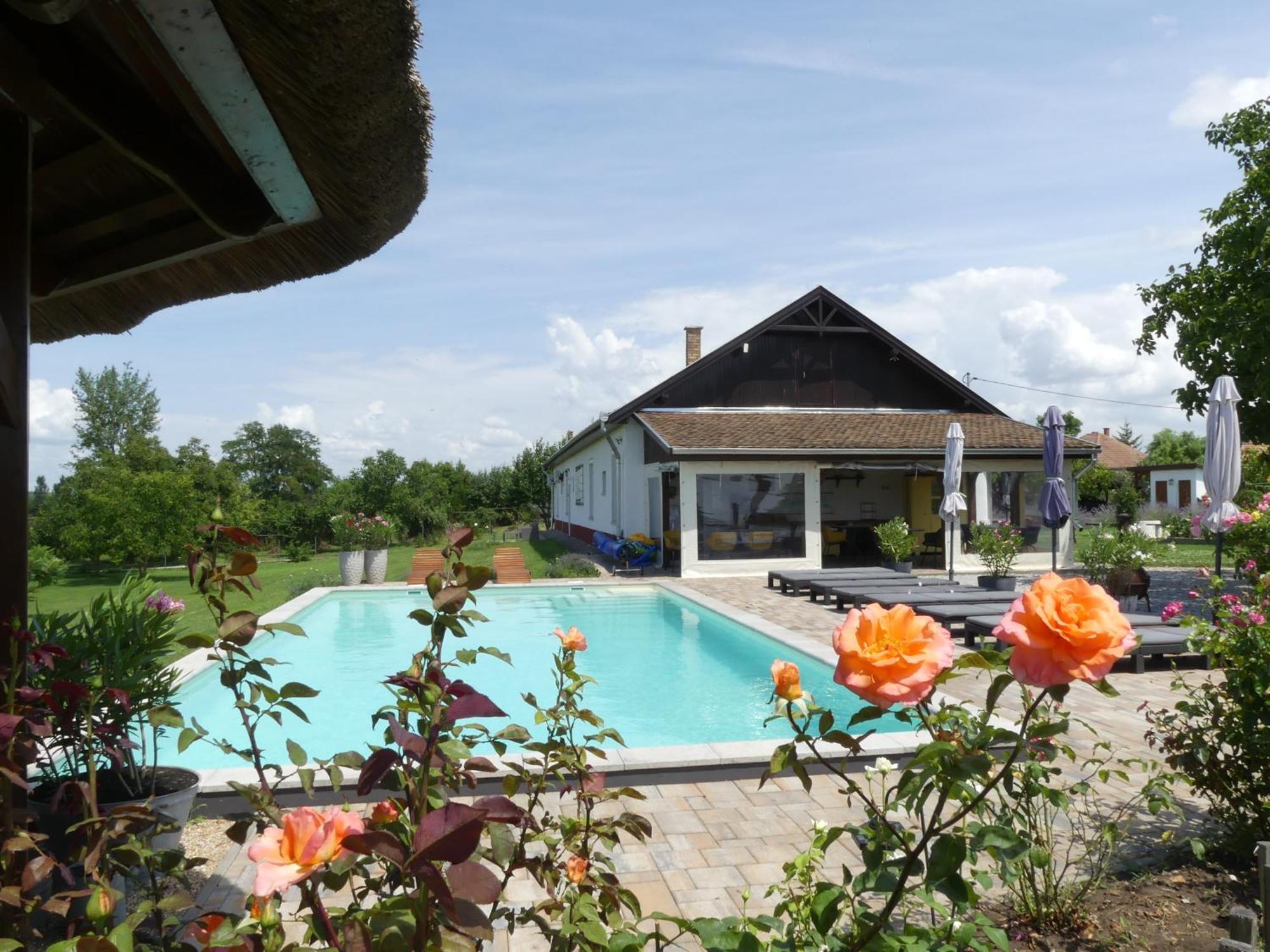 Tisza White House Bed & Breakfast Tiszaszolos Exterior foto